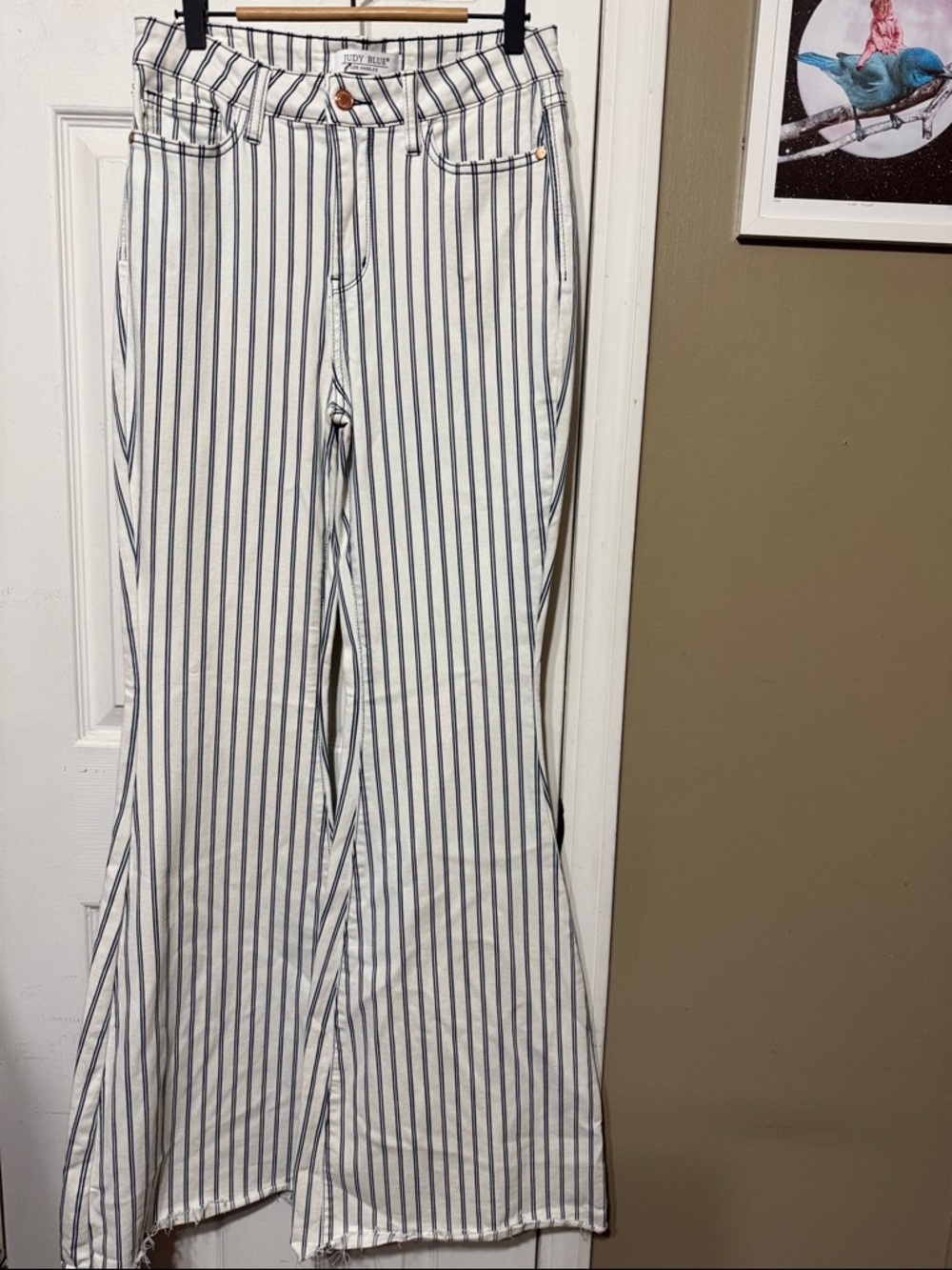Judy Blue White and Navy Vertical Stripe Pants 7/28 W 14.5” I 35” raw can be cut